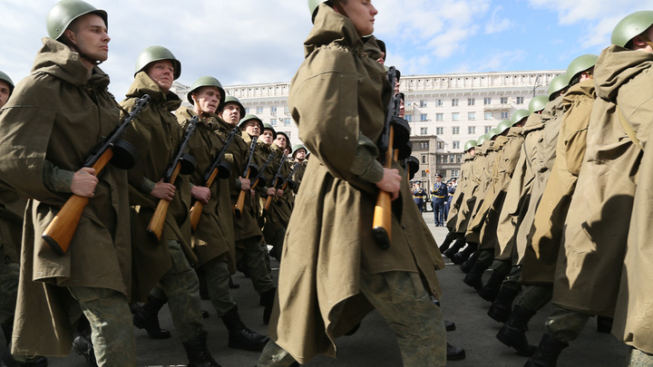 10 фото с репетиции парада Победы в Челябинске