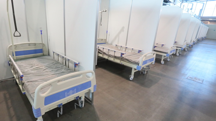 Из-за резкого роста заболеваемости в Петербурге откроют госпиталь в «Ленэкспо»