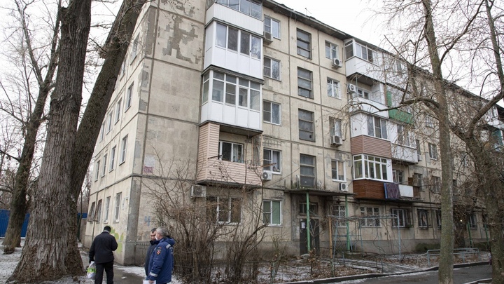 Власти Ростова потребовали от жильцов покинуть дом на Кривошлыковском. История конфликта