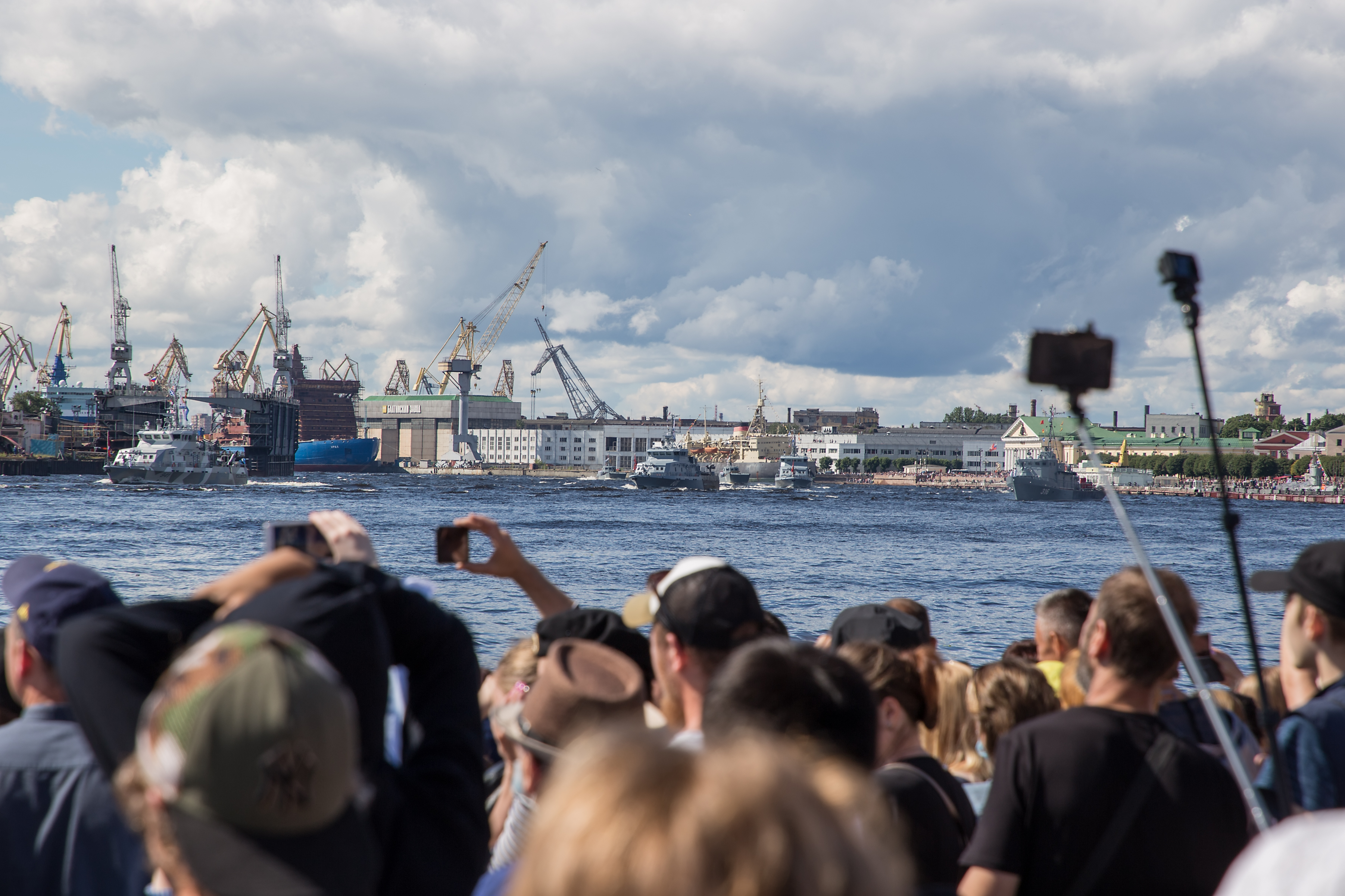 Питер 2021. Военно-морской парад в Санкт-Петербурге 2021. Парад военно морского флота в Санкт-Петербурге 2021. Парад кораблей в Санкт-Петербурге 2021. Парад на день военно морского флота в Санкт Петербурге 2021.