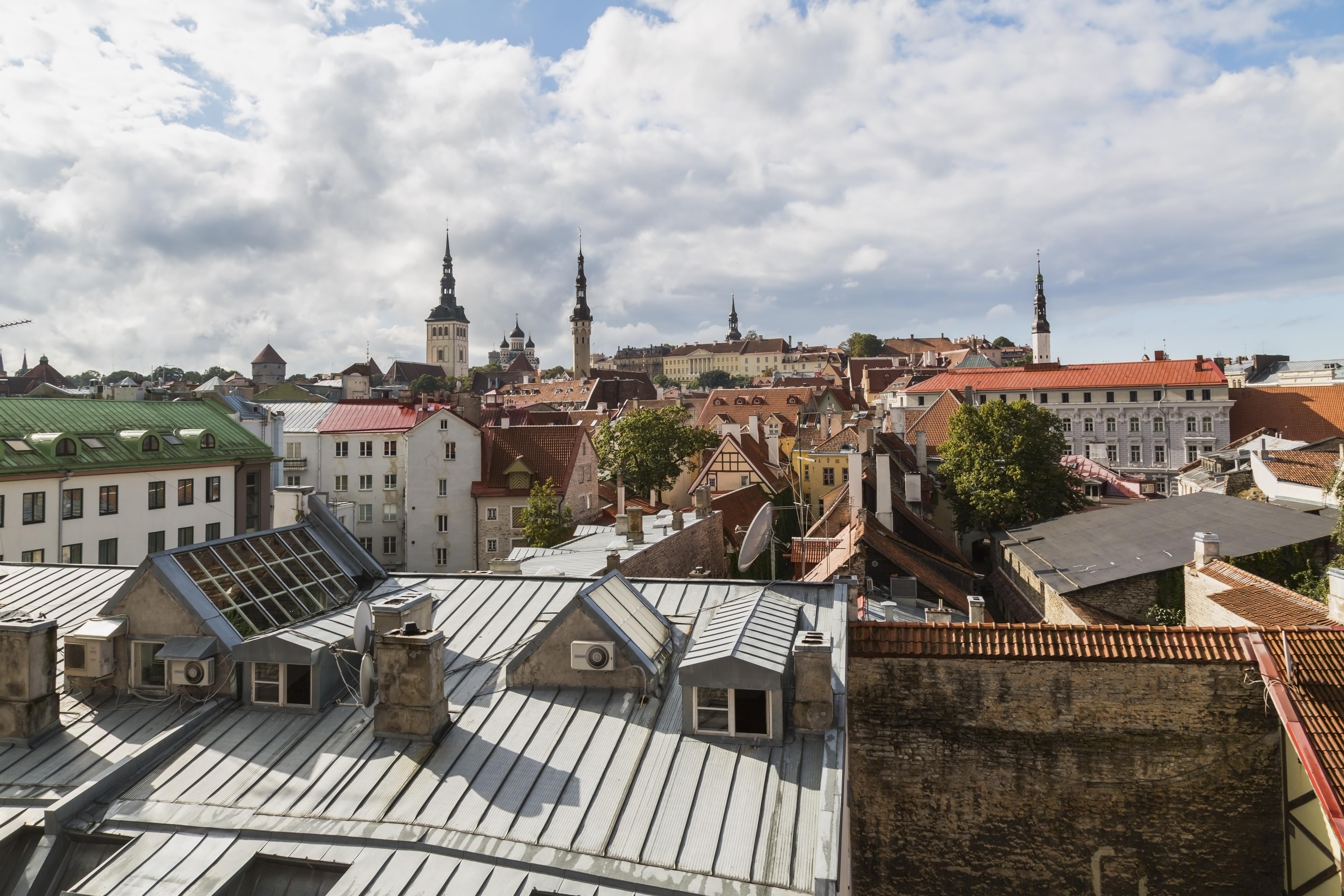 Эстония таллин лето. Тарту город в эстонии. Тарту эстония. Таллин столица. Эстония сейчас открыта.