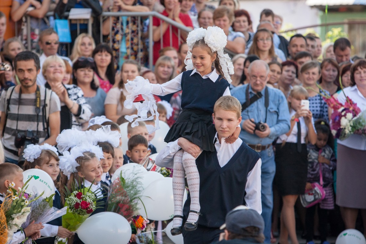 Школа новосибирск вк. Школа 57 Новосибирск. Школа 57 Новолуговое. Новолуговое Новосибирская школа. Село Новолуговое Новосибирской области школа.